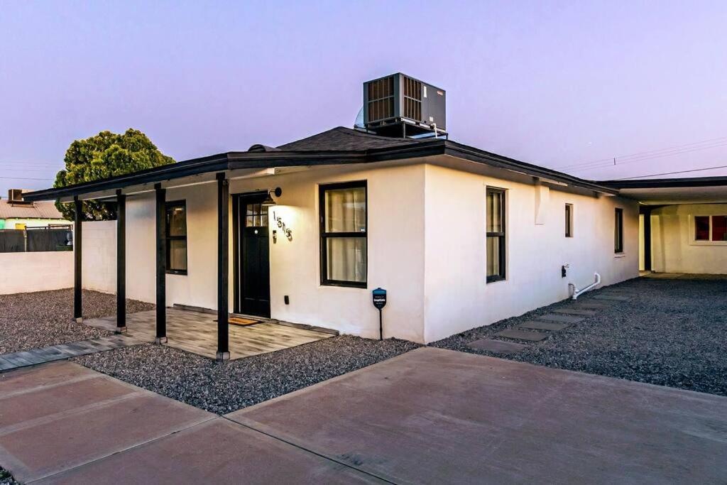Phoenix Retreat - 2 Bedroom Home With King-Size Bed - 3 Smart Tvs - 10 Min From Airp - Unit A Dış mekan fotoğraf