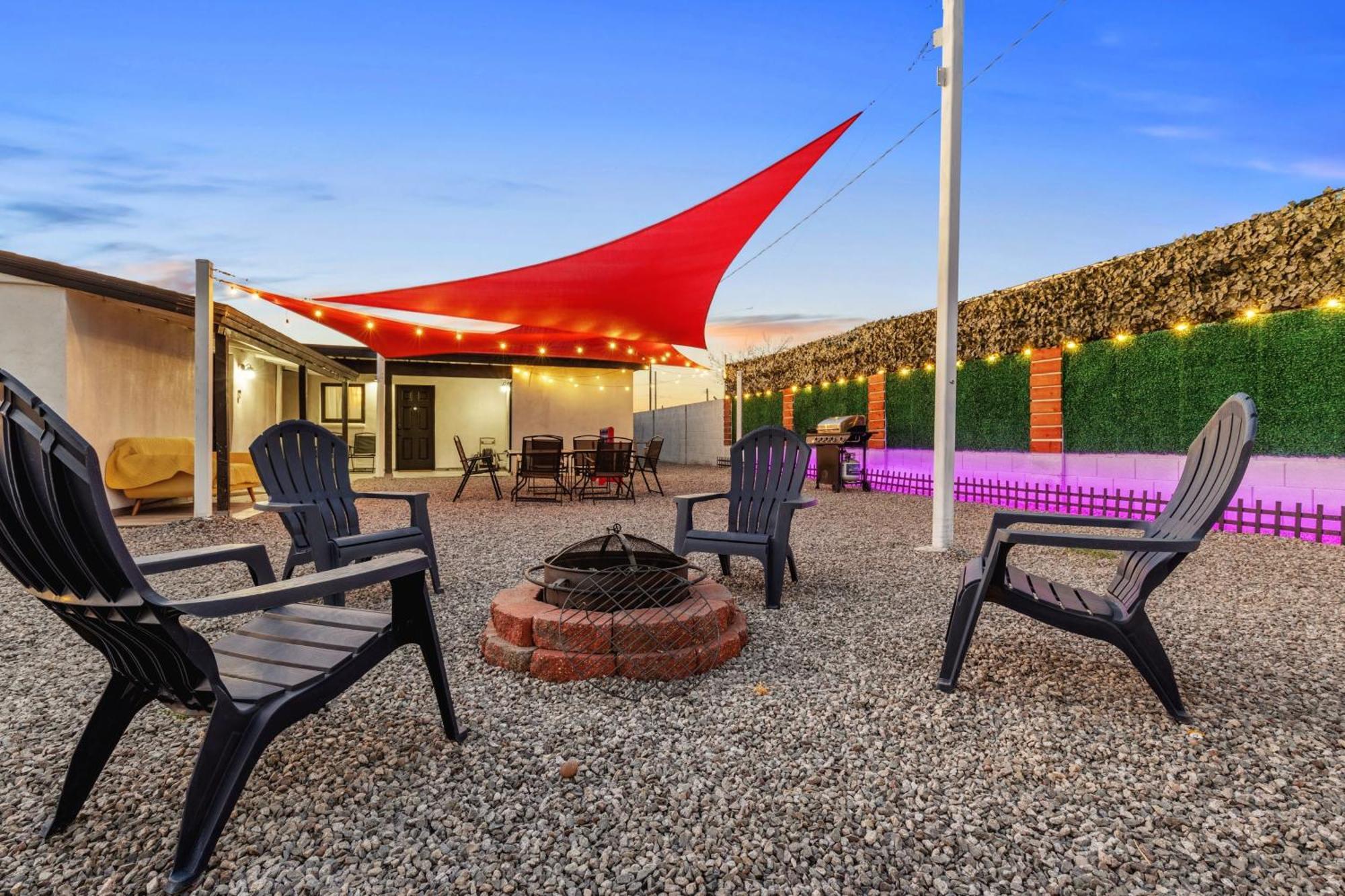 Phoenix Retreat - 2 Bedroom Home With King-Size Bed - 3 Smart Tvs - 10 Min From Airp - Unit A Dış mekan fotoğraf
